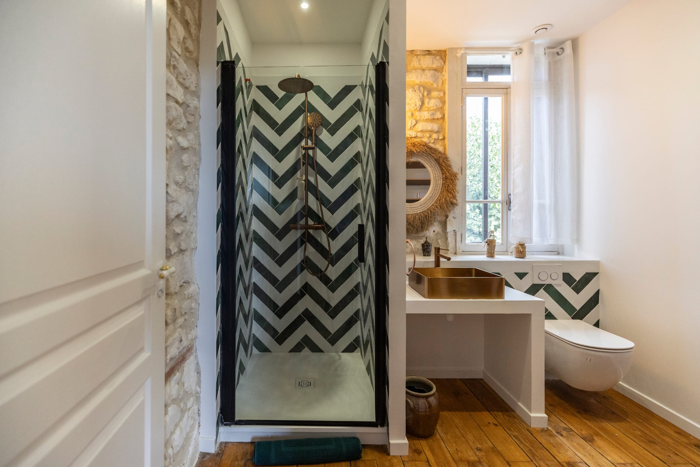 Bathroom at Maison Les Reflets, Bages, Languedoc