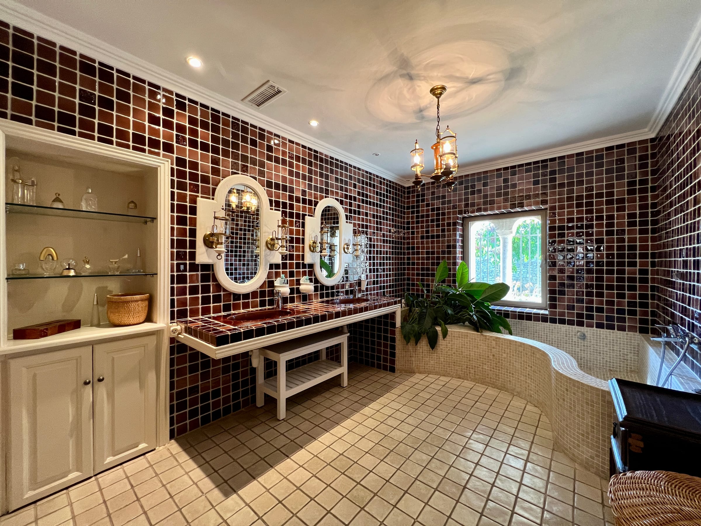 Bathroom 4 at Mas de la Coquille, Castries, Languedoc