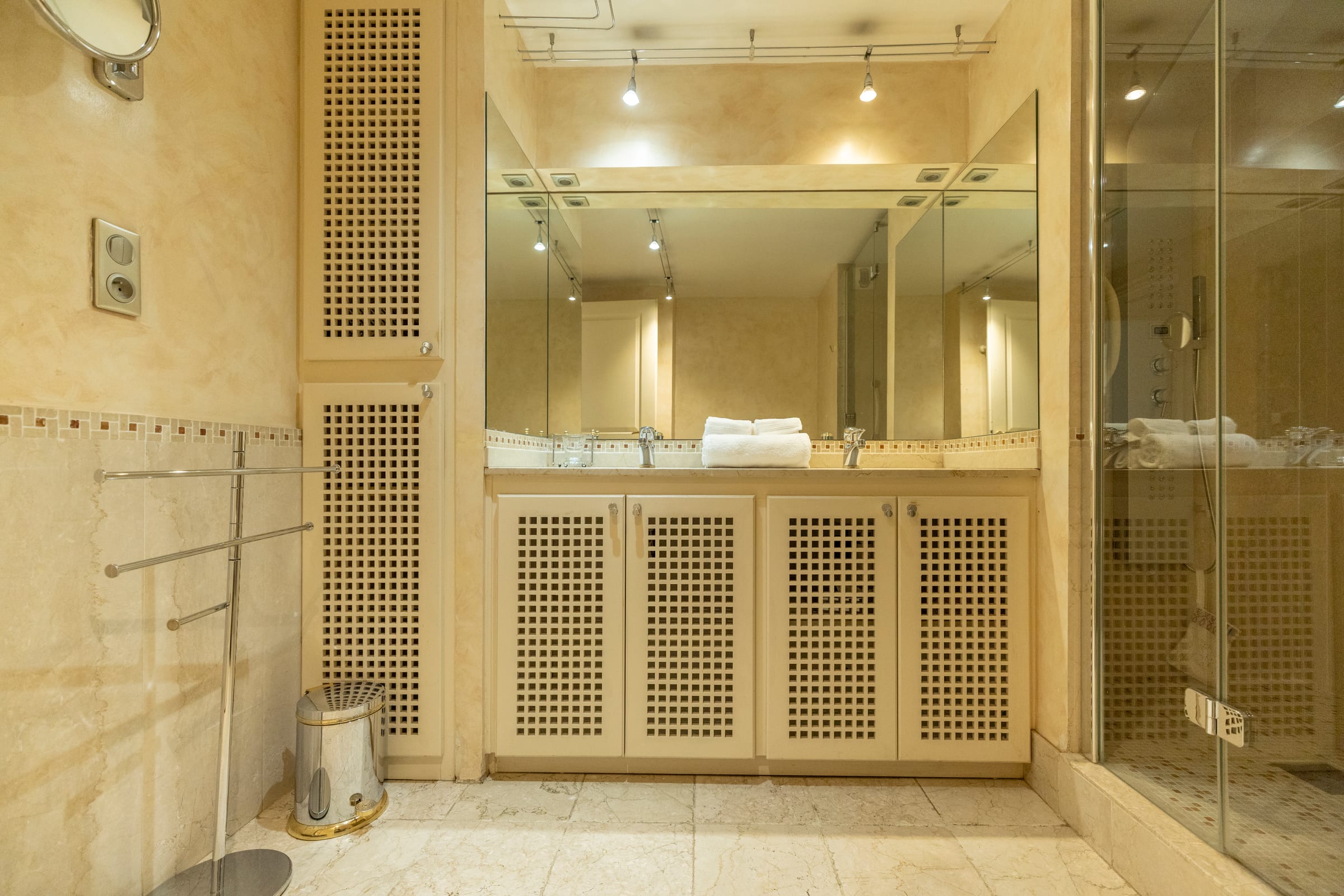 Bathroom 1 at Rooftop Sétois, Sète, Languedoc