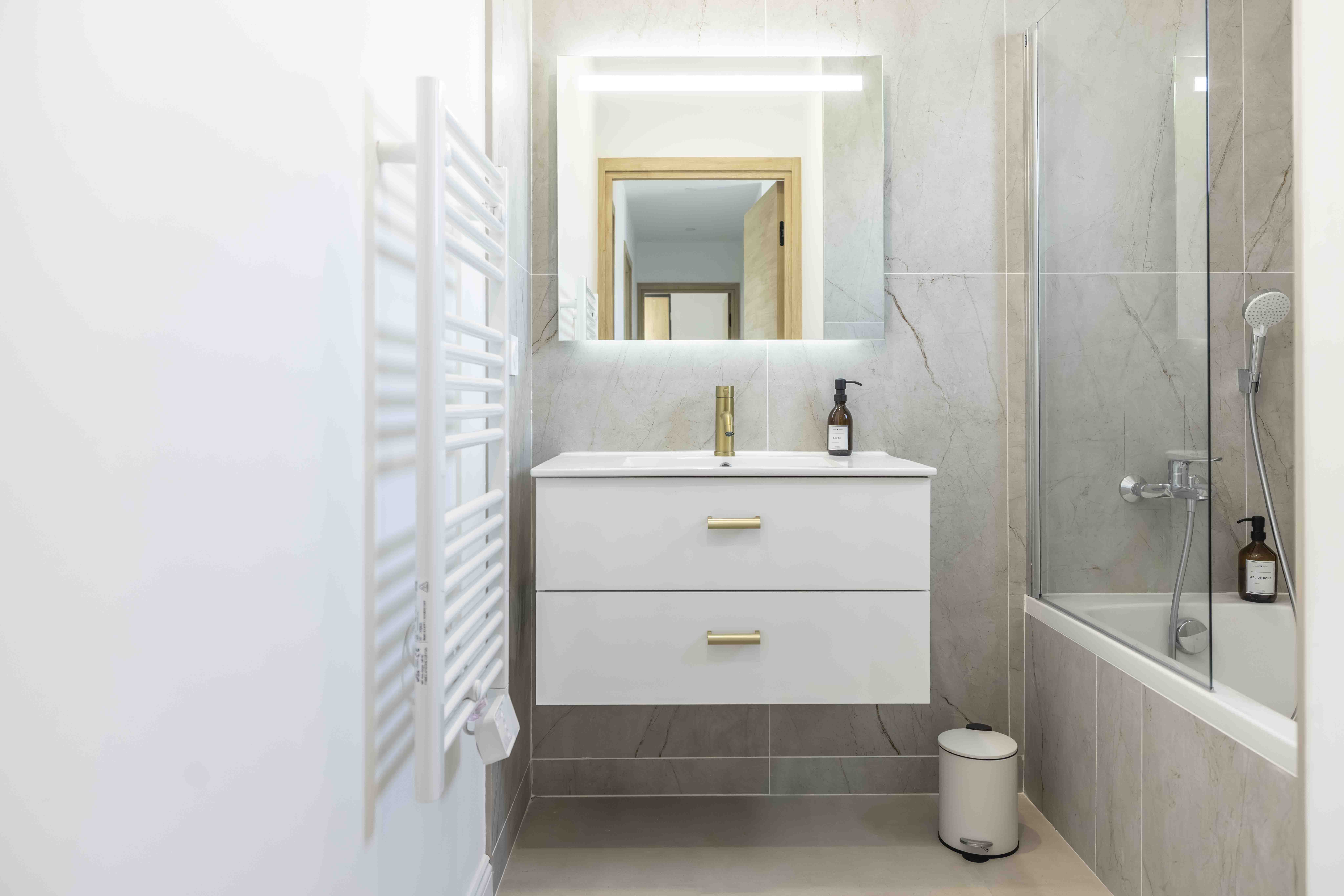 Bathroom 2 at Villa Amalfi, Agde, Languedoc