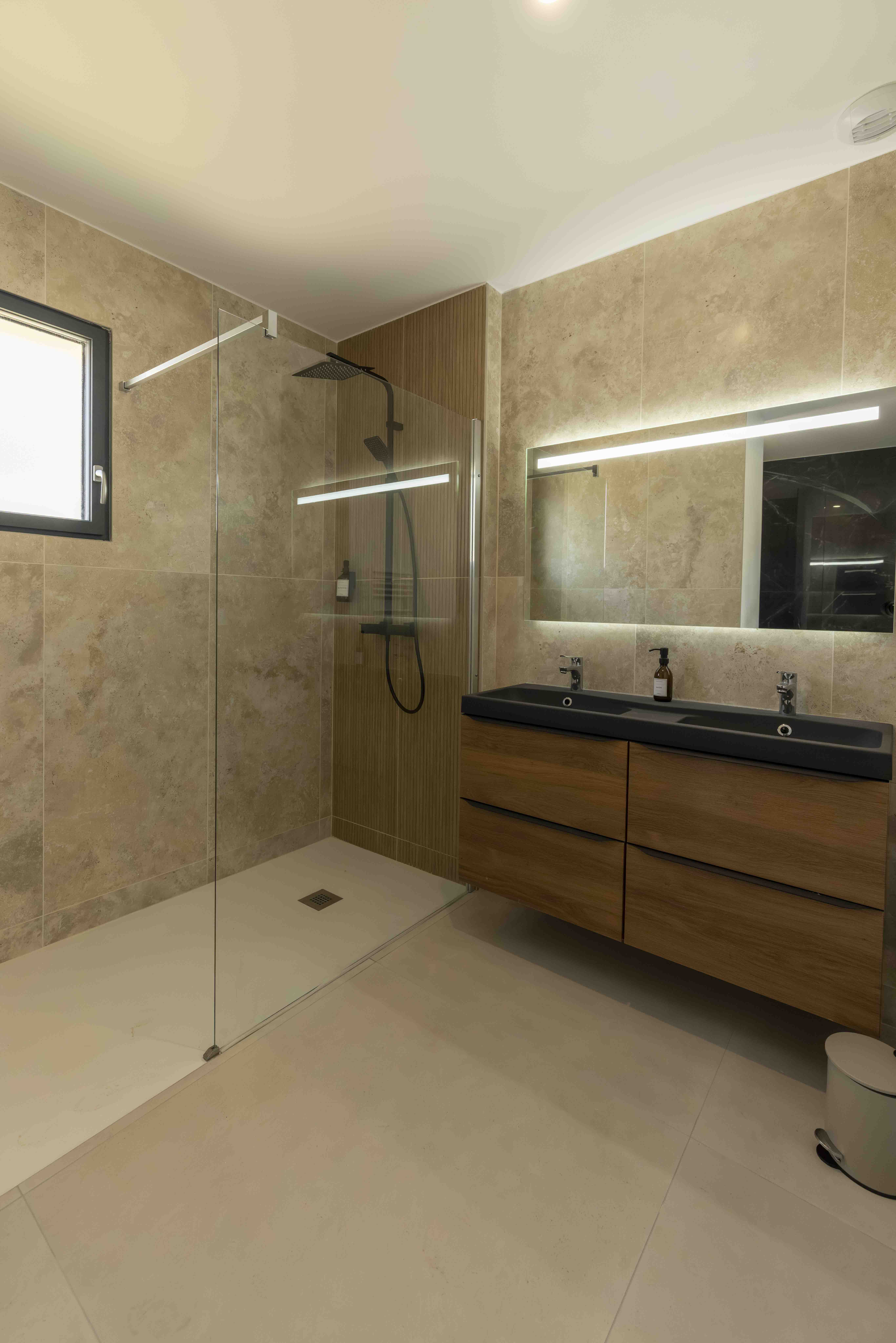 Bathroom 1 at Villa Amalfi, Agde, Languedoc
