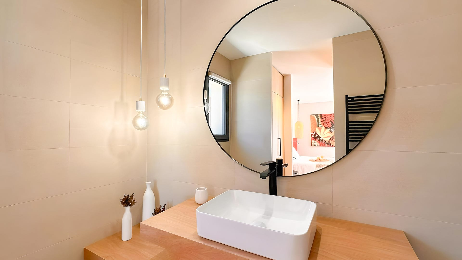 Bathroom 1 at Villa Corail, near Béziers, Languedoc
