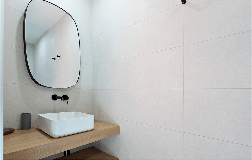 Bathroom 3 at Villa Palmera, near Béziers, Languedoc