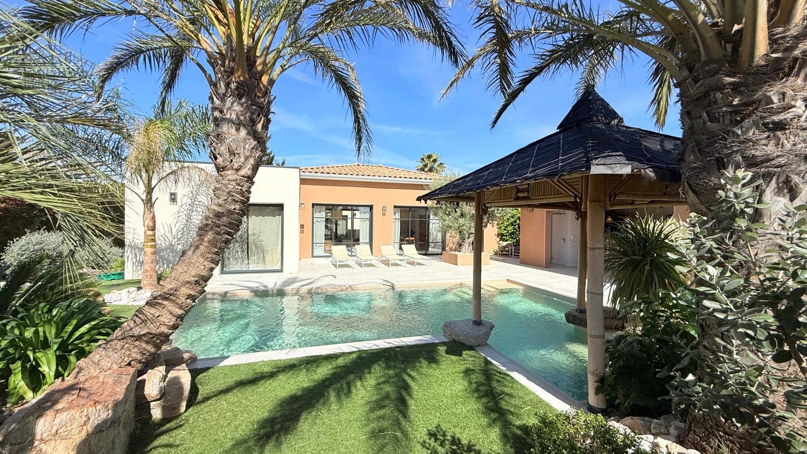 Pool at Villa Palmera, near Béziers, Languedoc