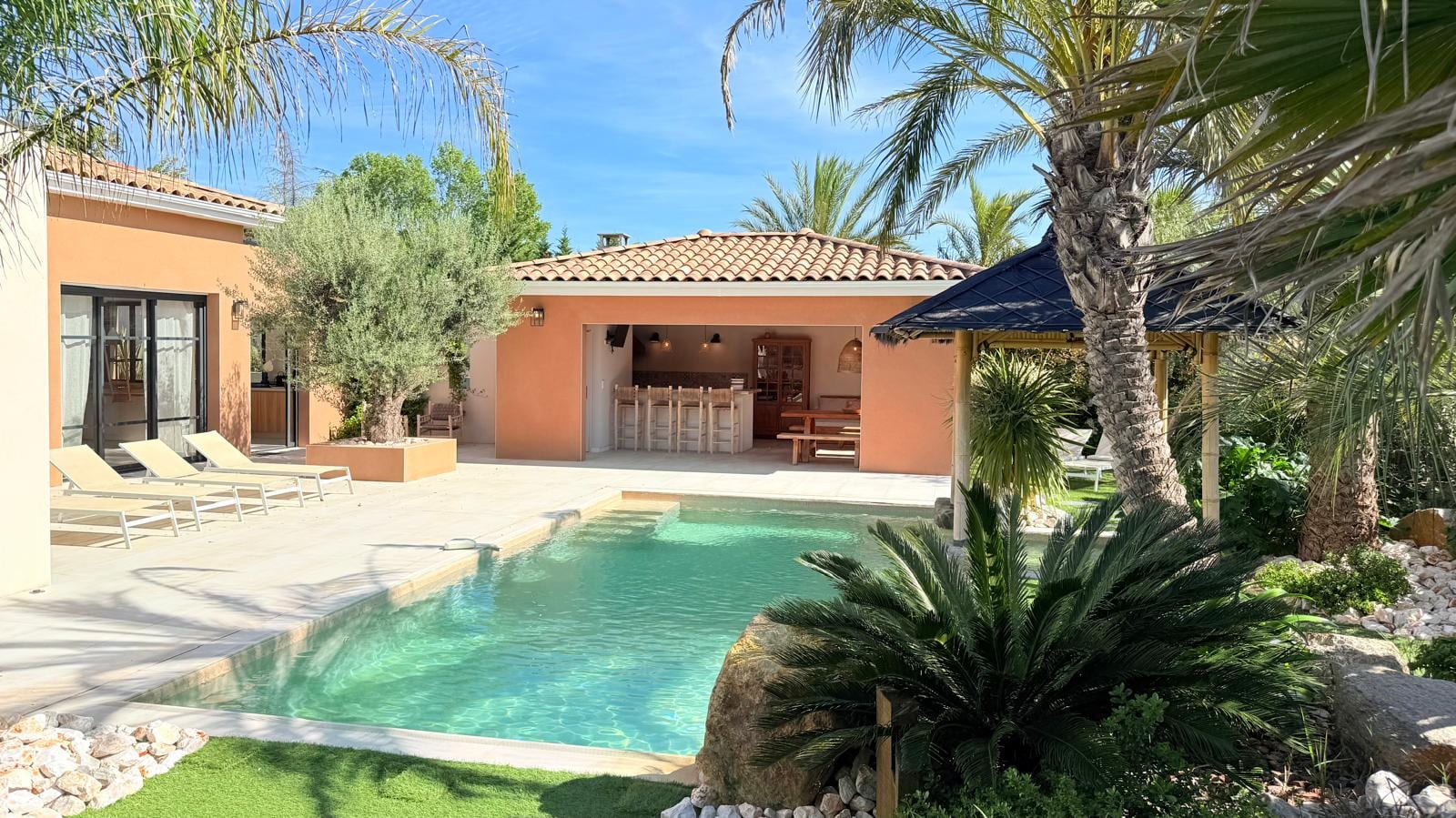 Pool at Villa Palmera, near Béziers, Languedoc