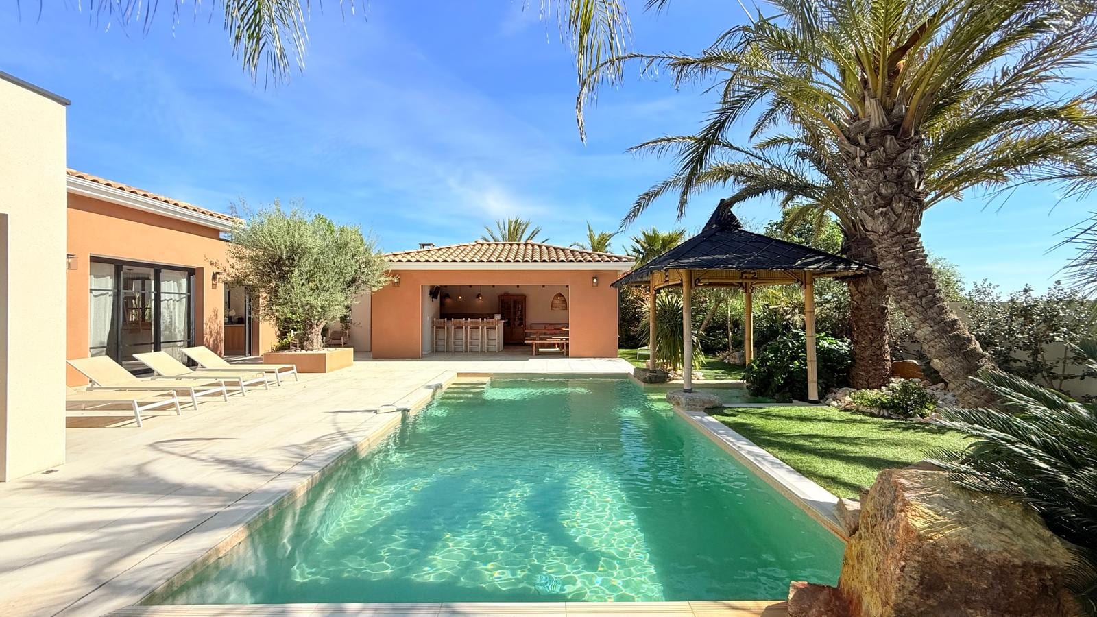 Pool at Villa Palmera, near Béziers, Languedoc