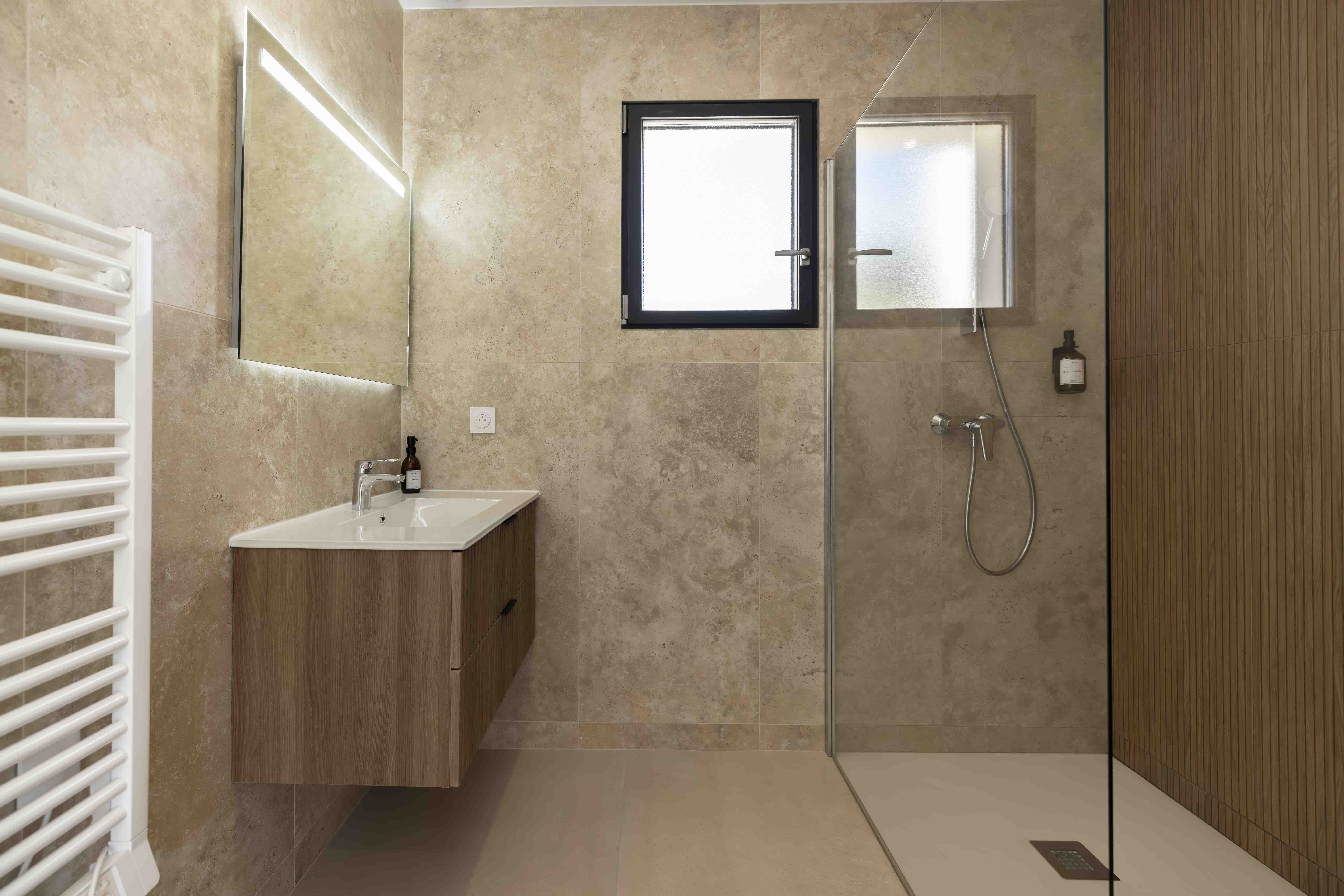 Bathroom 1 at Villa Siena, Agde, Languedoc