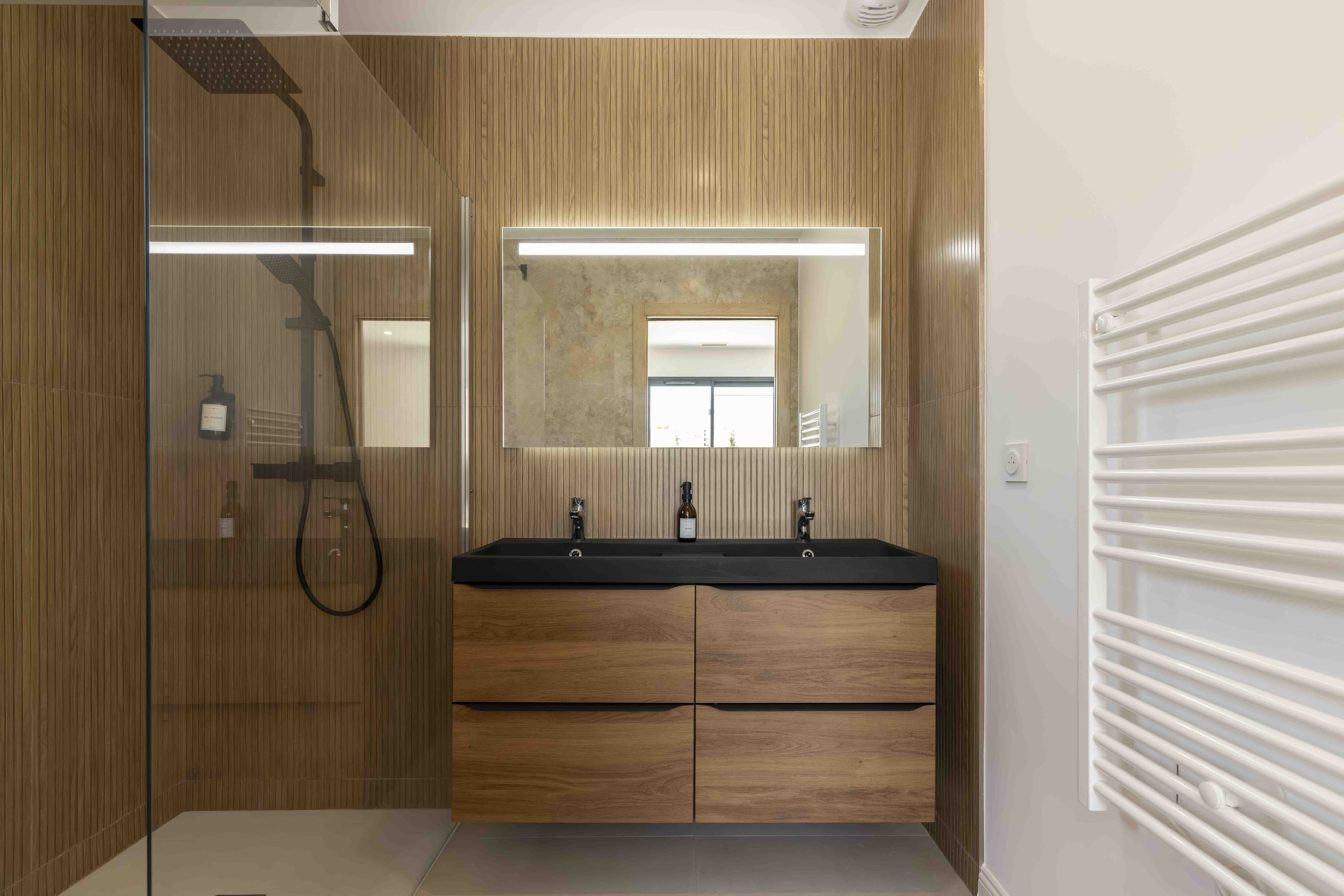 Bathroom 2 at Villa Toscana, Agde, Languedoc