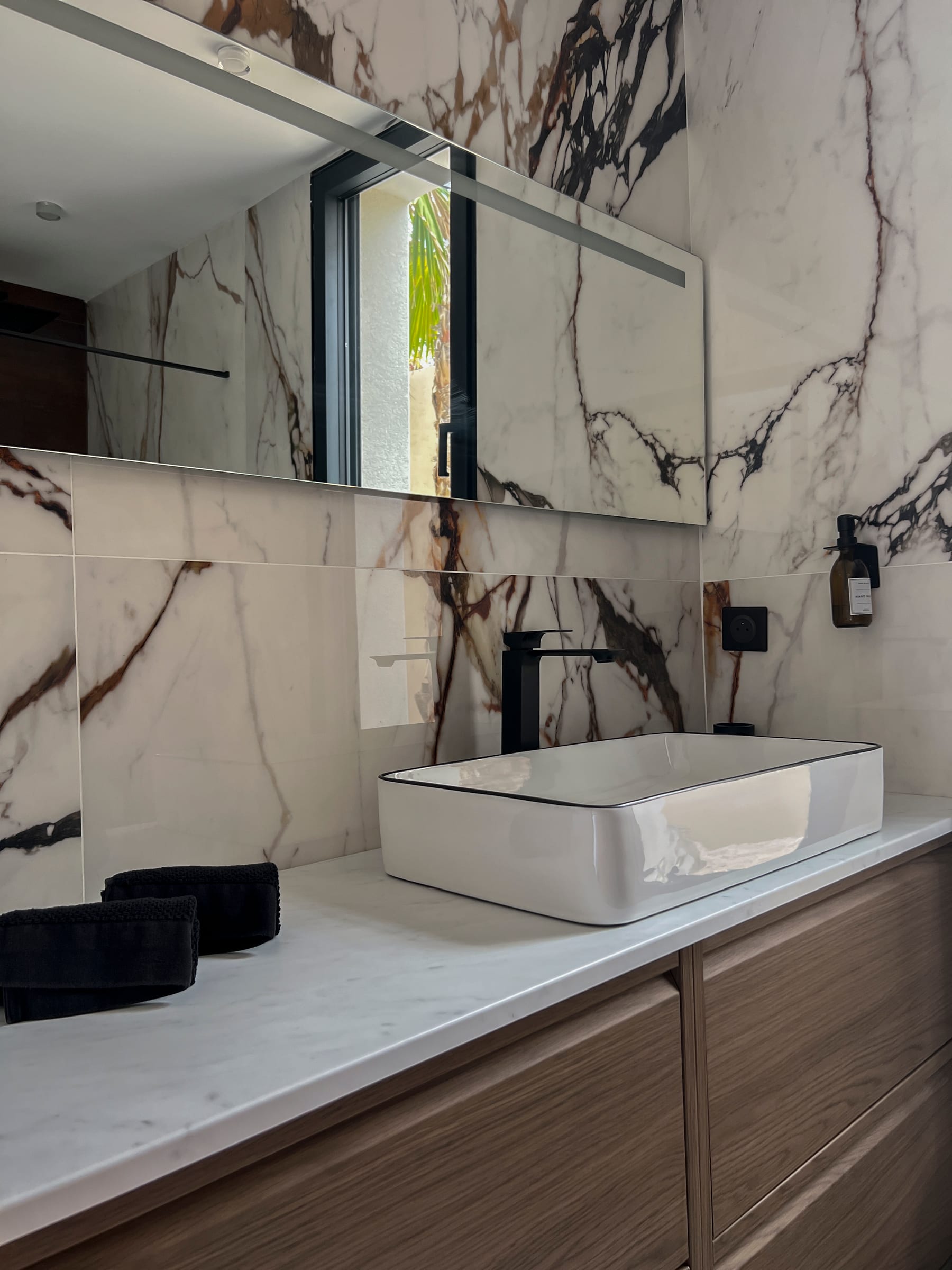 Bathroom 1 at Villa Yuna, Grau d'Agde, Languedoc